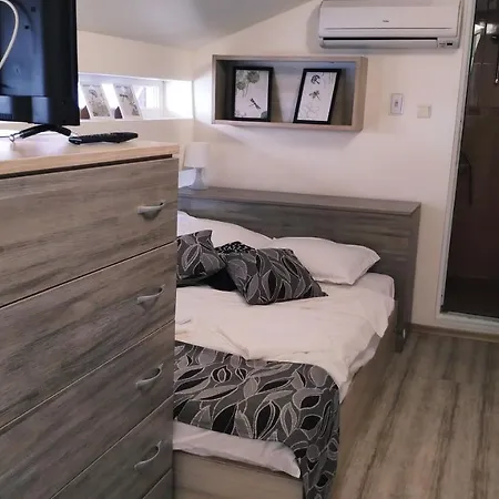 къща корона Hébergement de vacances *
